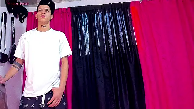 BoysTwMen online show from May 22, 2026, 3:43 pm