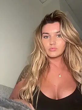 thebeachyblonde online show from July 14, 2026, 1:16 am