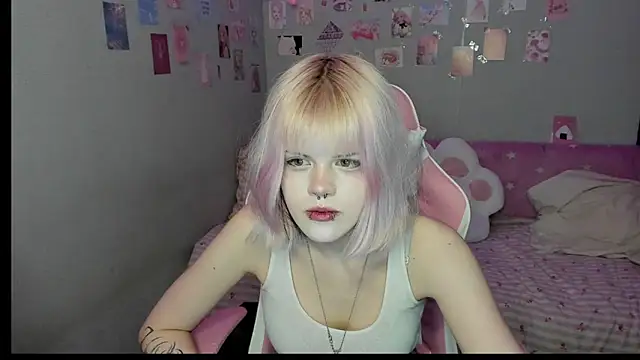 VelvetAlice online show from July 12, 2026, 8:53 pm