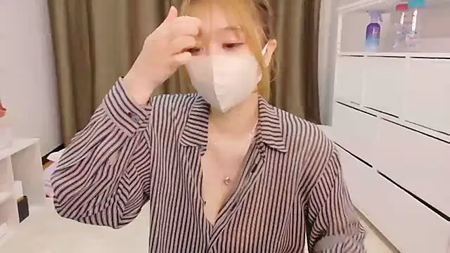 Riona H online show from June 1, 2026, 11:21 am