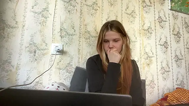 Snapshot of SusanaLeichty chatting on June 18, 2026, 2:11 pm SusanaLeichty online show from June 18, 2026, 2:11 pm