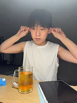 Snapshot of k-kinky chatting on June 8, 2026, 5:35 pm k-kinky online show from June 8, 2026, 5:35 pm