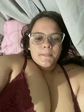 Snapshot of Laryssinha_69 chatting on June 7, 2026, 1:33 am Laryssinha 69 online show from June 7, 2026, 1:33 am