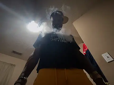 ONLYLOGHIM online show from June 17, 2026, 10:52 pm