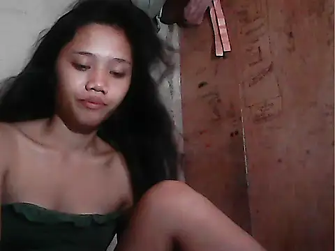 Snapshot of PINAY_SkinnyGirl123 chatting on May 23, 2026, 11:15 pm PINAY SkinnyGirl123 online show from May 23, 2026, 11:15 pm