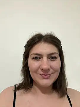 babyella13 online show from June 18, 2026, 7:19 pm