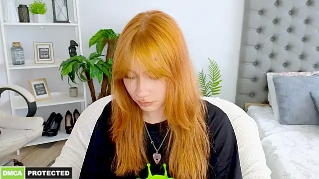 Fleur Fox online show from July 16, 2026, 9:28 am
