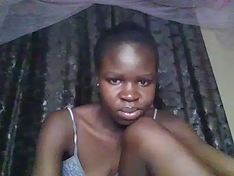 Snapshot of small_diva chatting on July 12, 2026, 7:26 pm small diva online show from July 12, 2026, 7:26 pm