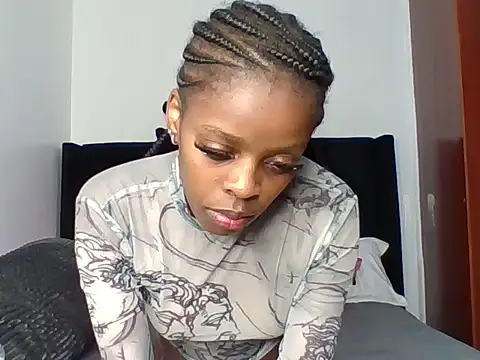 prettytinashe online show from June 17, 2026, 1:05 am