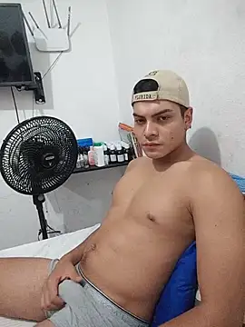 Mike3398 online show from June 17, 2026, 9:03 pm