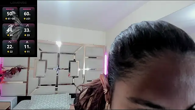 Snapshot of alma_alvares chatting on June 23, 2026, 9:24 pm alma alvares online show from June 23, 2026, 9:24 pm