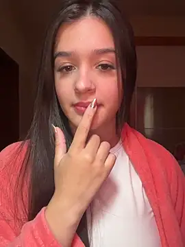 Snapshot of julhya_duarte chatting on June 16, 2026, 5:13 pm julhya duarte online show from June 16, 2026, 5:13 pm