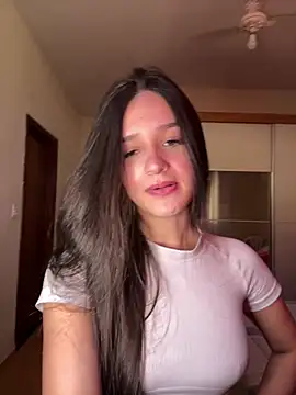 Snapshot of julhya_duarte chatting on June 17, 2026, 6:07 pm julhya duarte online show from June 17, 2026, 6:07 pm