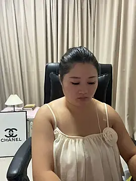 Luckysisi-s online show from July 7, 2026, 1:14 pm