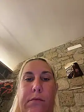 Sofia beee online show from July 2, 2026, 1:39 pm