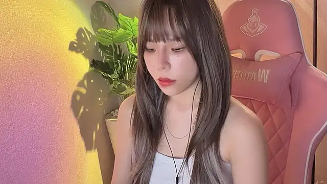 Jenny-Joo online show from June 3, 2026, 1:56 pm