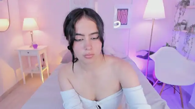 Kimdyy  online show from June 22, 2026, 7:33 pm