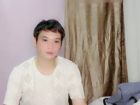 Snapshot of george4u8899 chatting on May 29, 2026, 1:17 pm george4u8899 online show from May 29, 2026, 1:17 pm