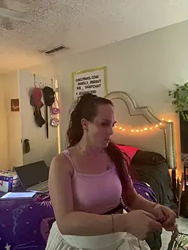 jessijamezxoxo online show from May 24, 2026, 8:42 pm