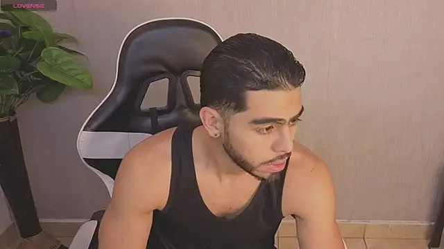 Snapshot of Jadiel_Stone chatting on July 5, 2026, 4:30 am Jadiel Stone online show from July 5, 2026, 4:30 am
