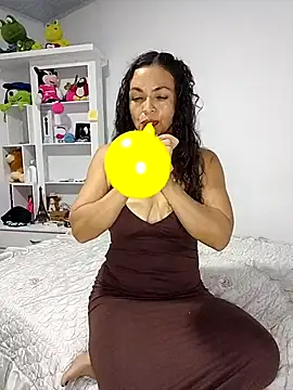bella-diaz online show from June 6, 2026, 5:01 am
