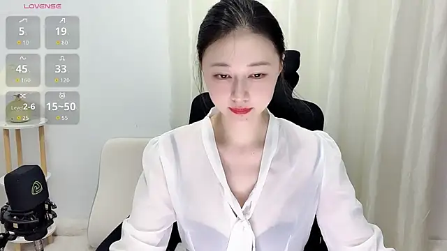 Punsellze online show from July 15, 2026, 1:56 am