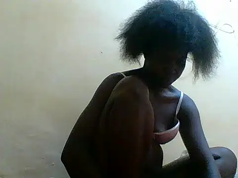 prettylucia online show from June 3, 2026, 7:29 pm