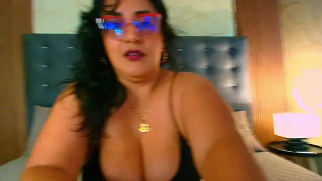 Snapshot of Scarlett_Ray_ chatting on July 14, 2026, 1:17 pm Scarlett Ray online show from July 14, 2026, 1:17 pm