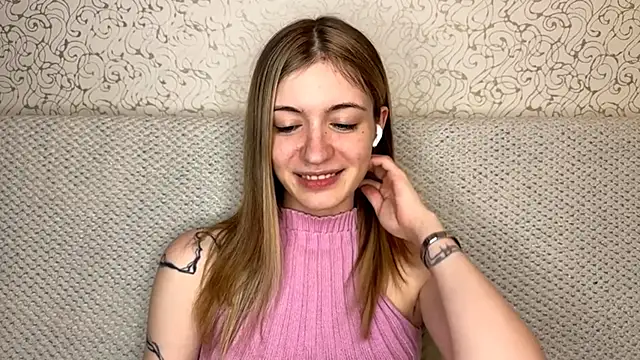 Snapshot of Shinin_Robi chatting on June 27, 2026, 12:22 pm Shinin Robi online show from June 27, 2026, 12:22 pm