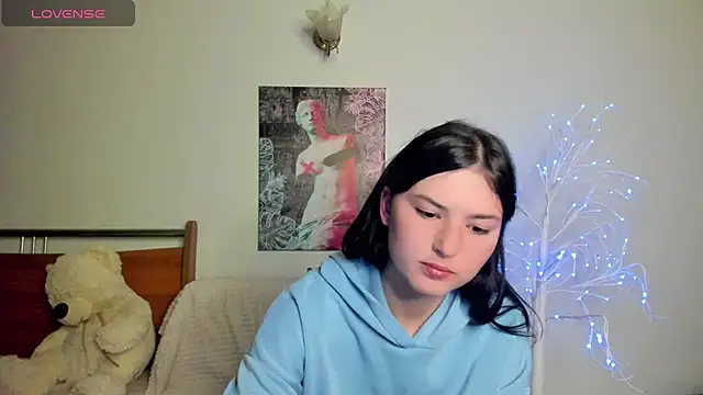 Snapshot of Kira_Devi chatting on May 25, 2026, 8:29 pm Kira Devi online show from May 25, 2026, 8:29 pm
