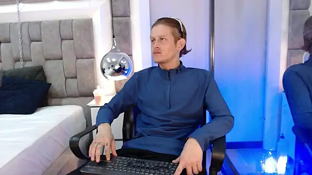 Snapshot of AnthonyStone_ chatting on June 5, 2026, 7:41 pm AnthonyStone online show from June 5, 2026, 7:41 pm