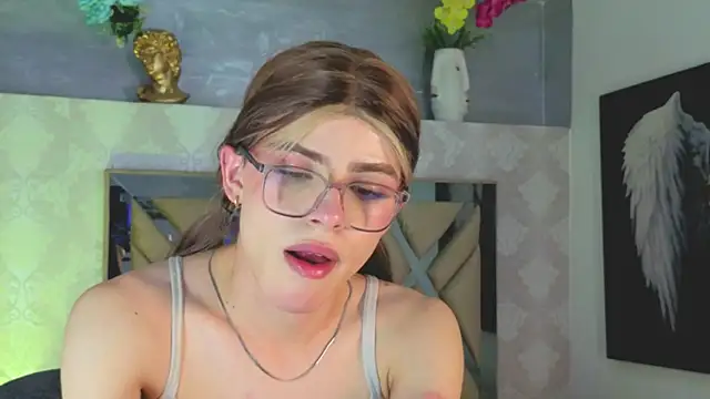 Snapshot of zarina_winslow chatting on July 18, 2026, 8:06 pm zarina winslow online show from July 18, 2026, 8:06 pm