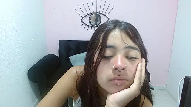 sofiacumgil online show from July 1, 2026, 12:16 pm
