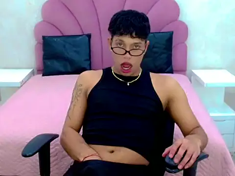 zeus submissive online show from May 28, 2026, 3:58 am