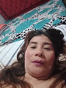 Snapshot of fire_mommy chatting on June 4, 2026, 9:52 pm fire mommy online show from June 4, 2026, 9:52 pm