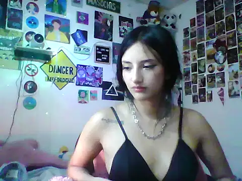 angelgirl2006 online show from May 29, 2026, 4:40 am