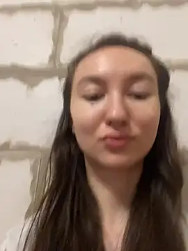 Maryana Ro online show from June 17, 2026, 8:52 pm