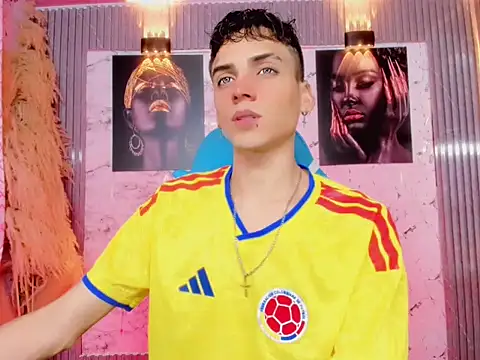 latino boyy  online show from June 28, 2026, 3:46 am