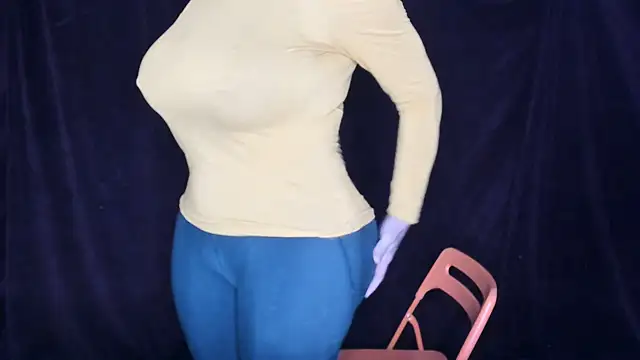 Snapshot of Danielle_tv33 chatting on November 1, 2025, 4:41 am Danielle tv33 online show from November 1, 2025, 4:41 am