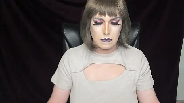 Snapshot of Danielle_tv33 chatting on February 7, 2025, 7:06 pm Danielle tv33 online show from February 7, 2025, 7:06 pm