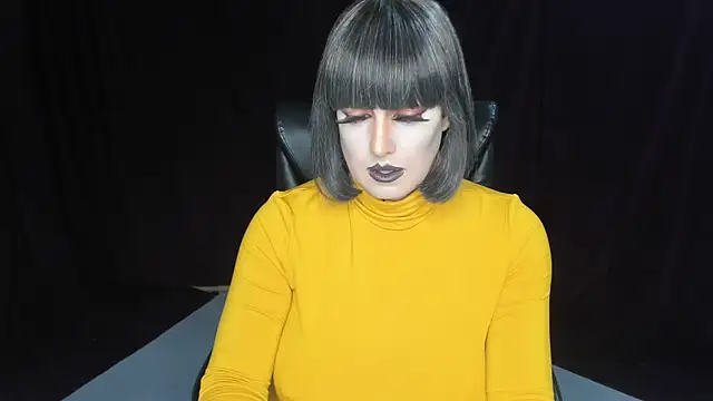 Snapshot of Danielle_tv33 chatting on December 23, 2024, 6:37 pm Danielle tv33 online show from December 23, 2024, 6:37 pm