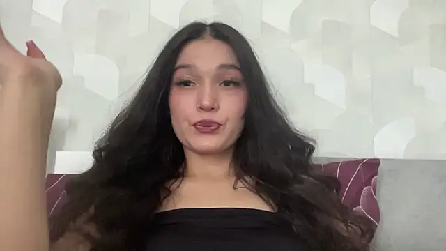 Snapshot of LisetteParajon chatting on June 23, 2026, 5:05 am LisetteParajon online show from June 23, 2026, 5:05 am