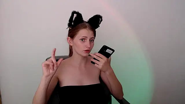 ViolaHot  online show from June 30, 2026, 10:10 pm