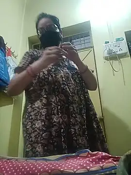 Snapshot of hi-bhabhi chatting on June 4, 2026, 5:28 pm hi-bhabhi online show from June 4, 2026, 5:28 pm