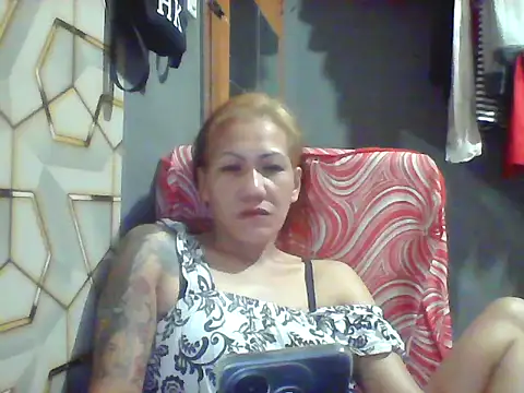 Snapshot of pinayheartaker chatting on June 23, 2026, 2:37 pm pinayheartaker online show from June 23, 2026, 2:37 pm