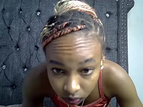 Snapshot of cocolaurah chatting on July 10, 2026, 7:41 am cocolaurah online show from July 10, 2026, 7:41 am