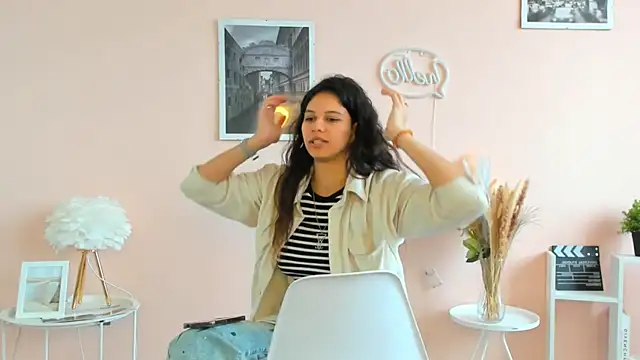 ElmerSalzl online show from May 28, 2026, 6:10 am