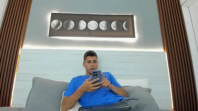 Mauro boy online show from July 6, 2026, 7:05 pm