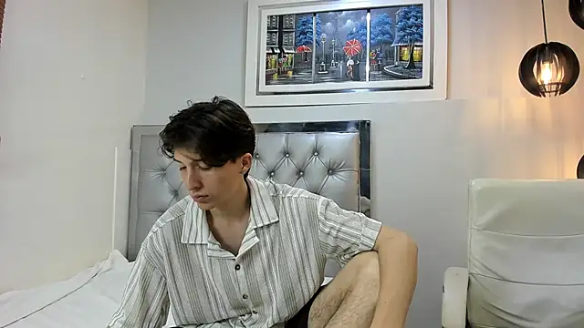 Snapshot of Marcoviolet chatting on June 4, 2026, 12:32 pm Marcoviolet online show from June 4, 2026, 12:32 pm