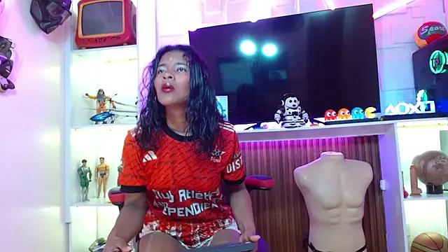  QueenMarilyn online show from June 15, 2026, 7:46 pm